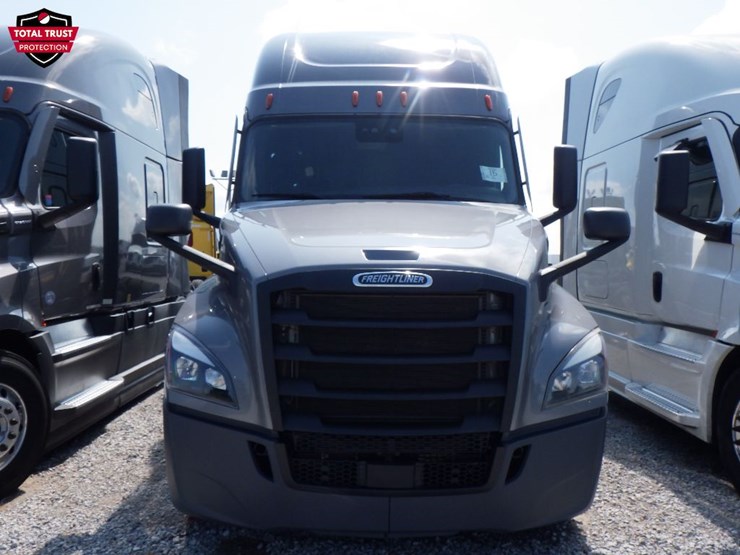 2022-freightliner-cascadia-126-image-2