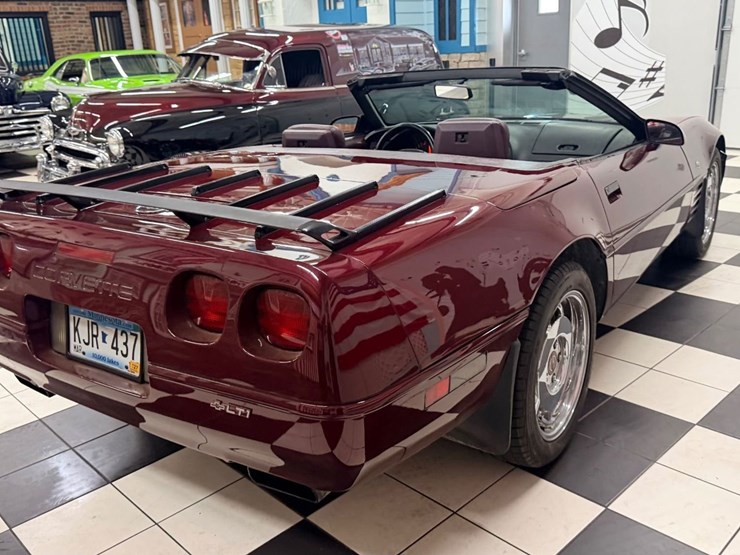 #1873-•-1993-chevrolet-corvette-image-22
