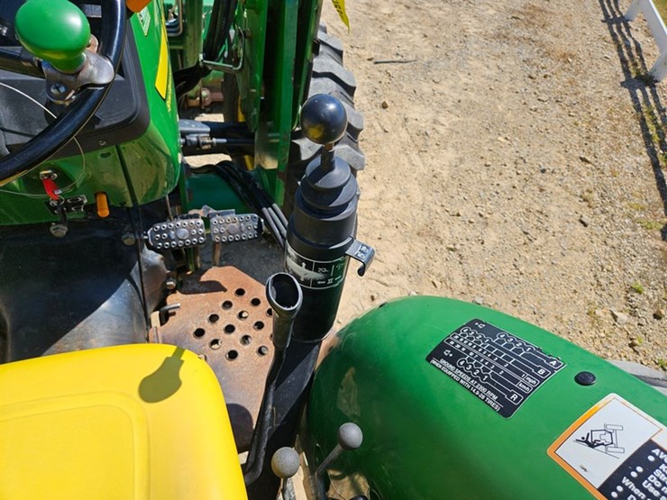 john-deere-5205-image-32