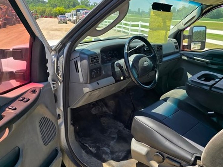 2004-ford-f350-image-21