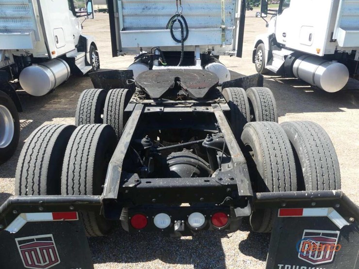 2022-kenworth-t680-image-7