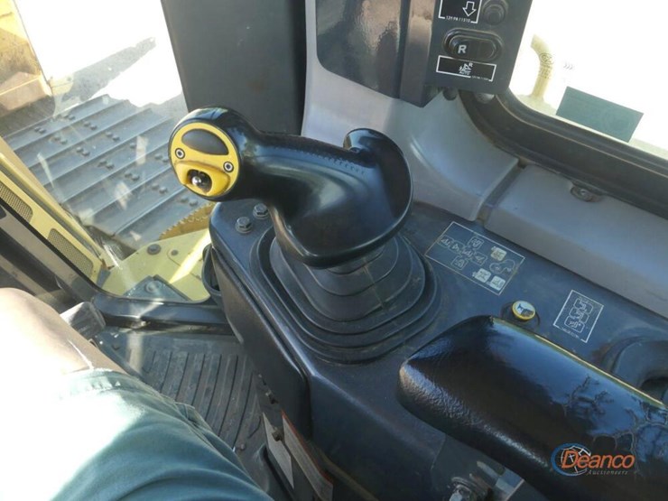 2019-komatsu-d65pxi-18-image-13