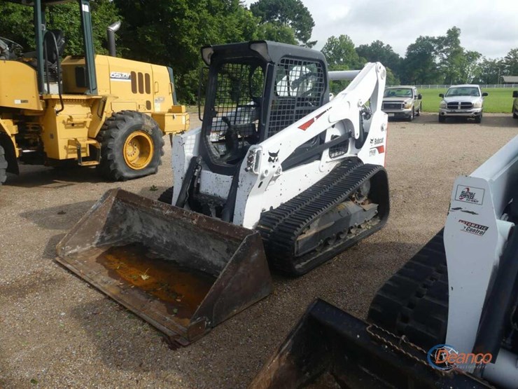 2021-bobcat-t740-image-14