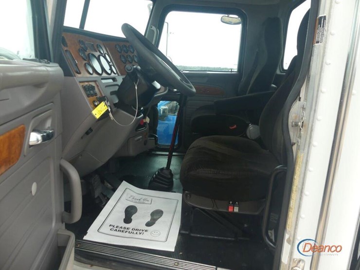 2012-peterbilt-388-image-15