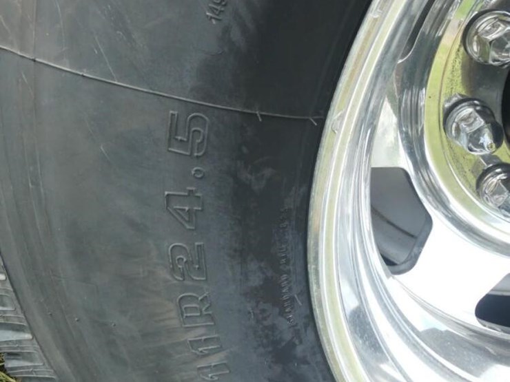 2015-kenworth-t800-image-5