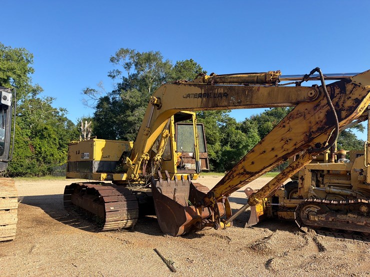 caterpillar-215-image-2