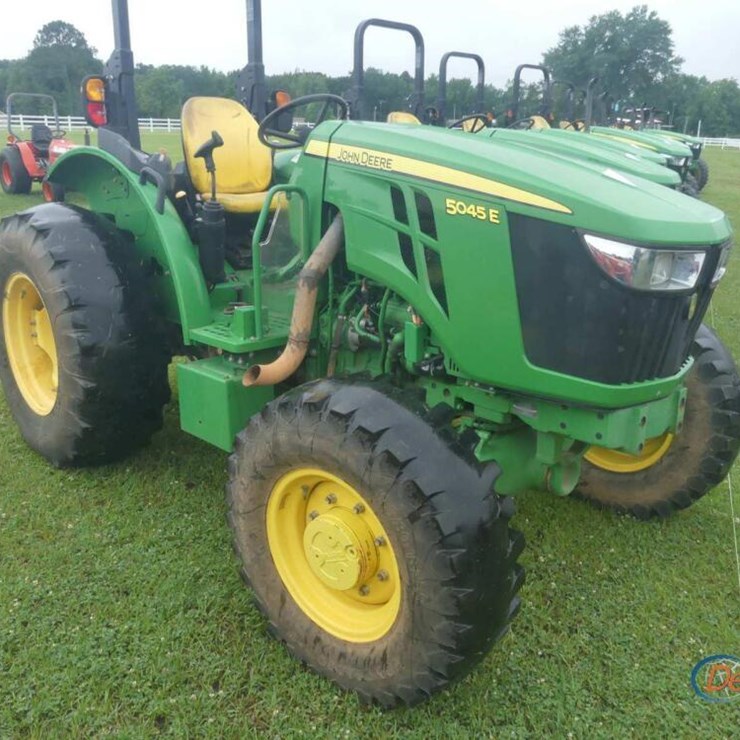 JOHN DEERE 5045E