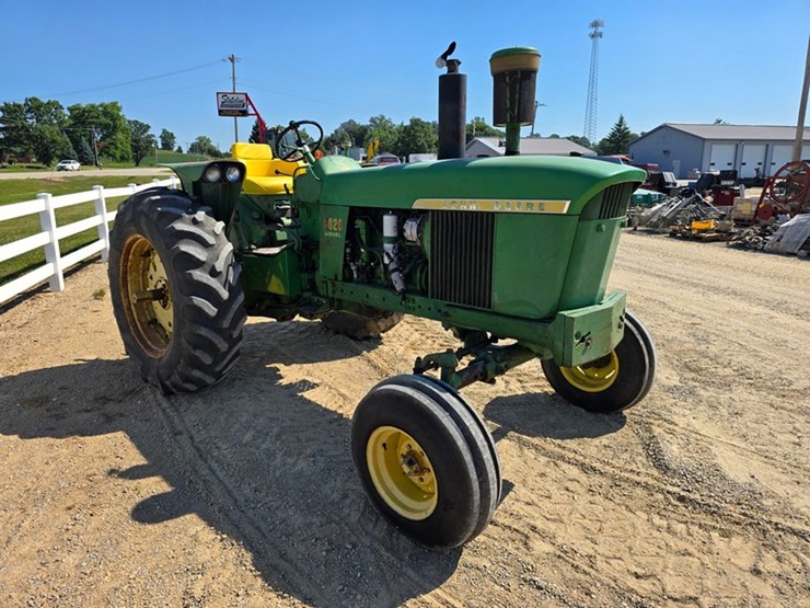 john-deere-4020-image-11