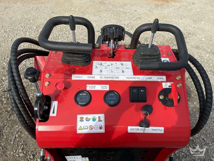 2026-ssl60-mini-track-loader-skid-steer-image-9