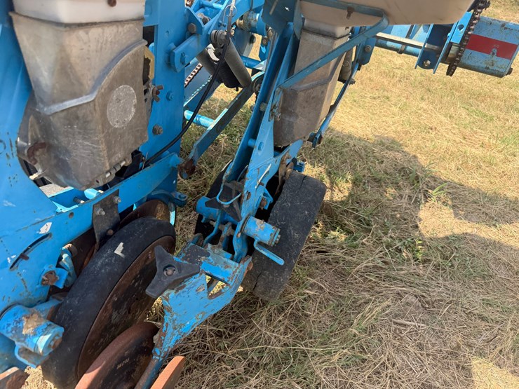 #51909-•-monosem-12-twin-row-38"-center-planter-05a116-inv#51909-image-22