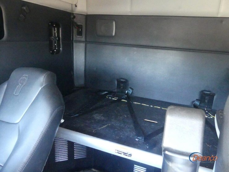 2022-kenworth-t680-image-17