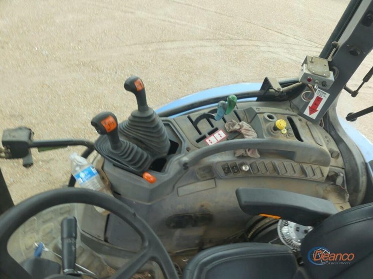 2006-new-holland-ts110a-image-11