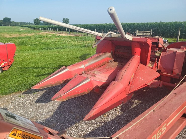 gehl-1065-tandem-axle-forage-chopper-w/2-heads---nice-image-40