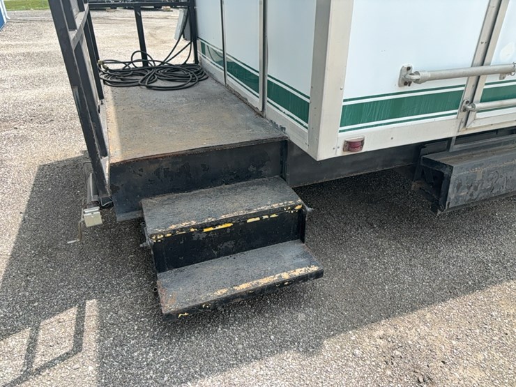 1992-pace-restroom-trailer-image-73