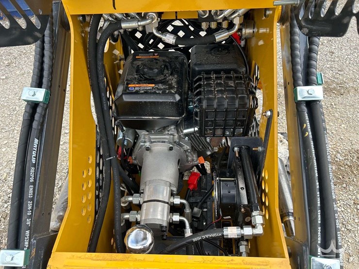 2026-ssl60-mini-track-loader-skid-steer.-image-7