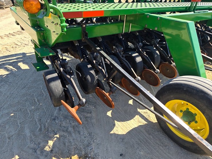 john-deere-1560-image-24
