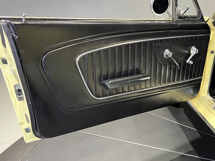 #1512-•-1965-ford-mustang-convertible-image-64