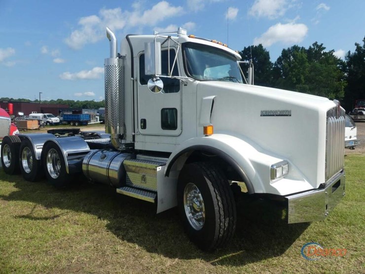 2015-kenworth-t800-image-1