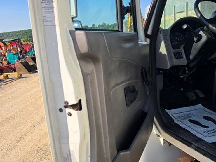 2011-international-durastar-4300-image-24