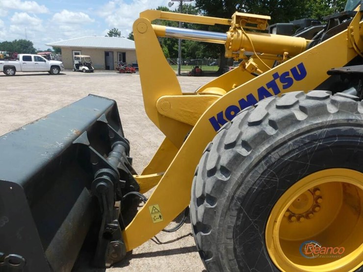komatsu-wa200-8-image-8