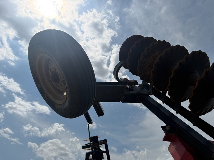 case-ih-330-image-35