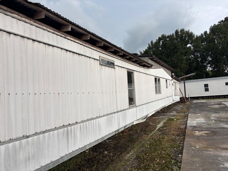 #305-•-mobile-home-image-3
