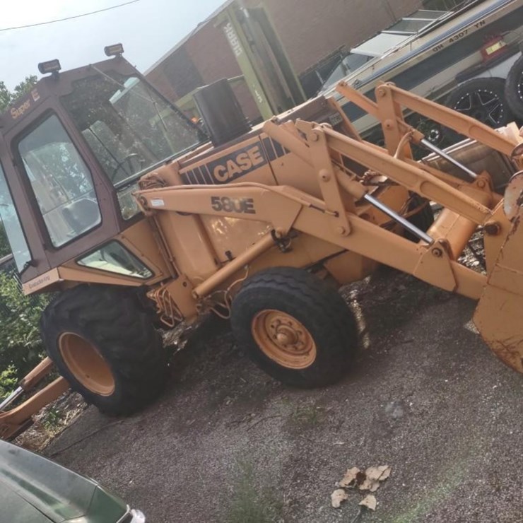 CASE 580E