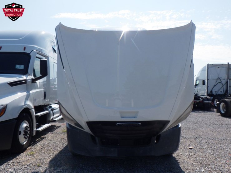 2023-freightliner-cascadia-126-image-27