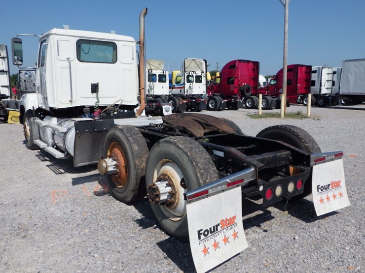 2019-western-star-4700sf-image-13