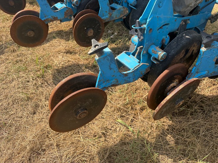 #51909-•-monosem-12-twin-row-38"-center-planter-05a116-inv#51909-image-37