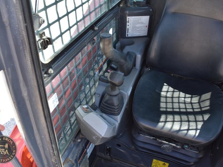 2021-kubota-svl97-2-image-35