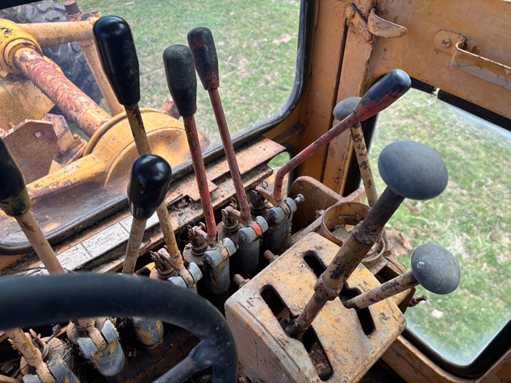 caterpillar-d3c-xl-image-35