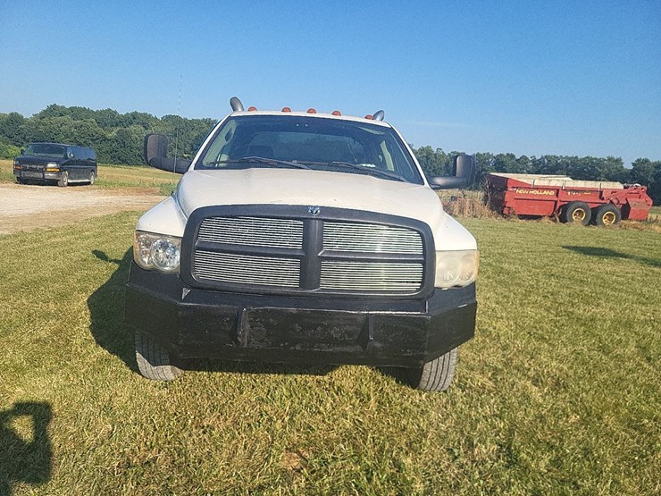 2003-dodge-ram-3500-4x4-4-door-truck-image-8