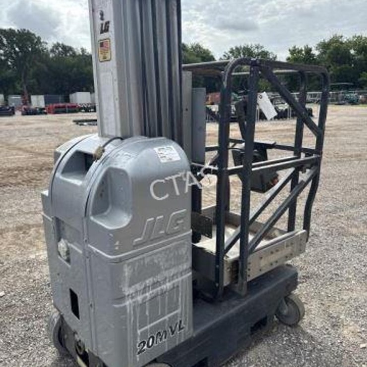 2017 JLG 20MVL