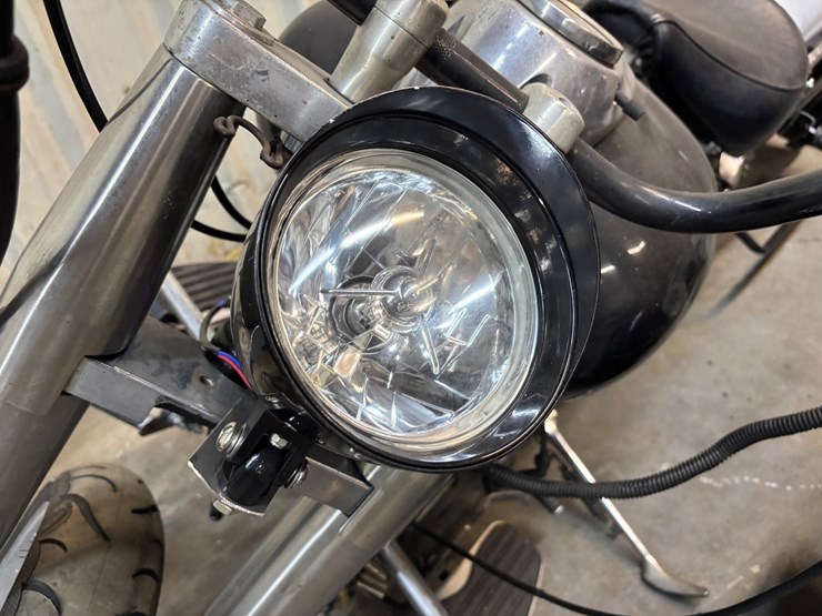 #401-•-1999-yamaha-v-star-650-classic-for-parts/-repairs-image-4