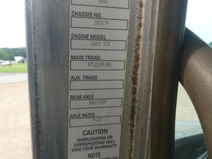 2012-kenworth-t800-image-26