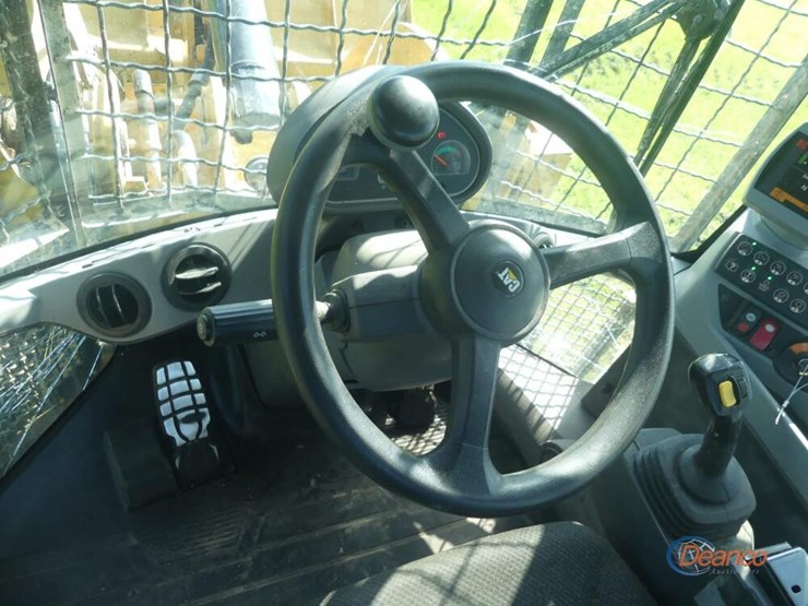 2015-caterpillar-938k-image-16