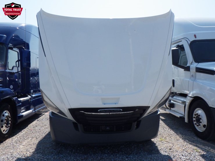 2023-freightliner-cascadia-126-image-24