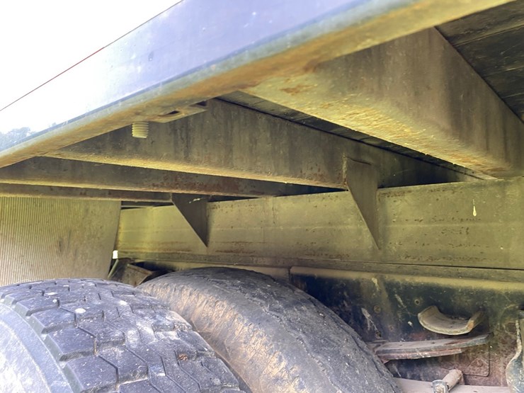 ih-1700-grain-truck-image-17