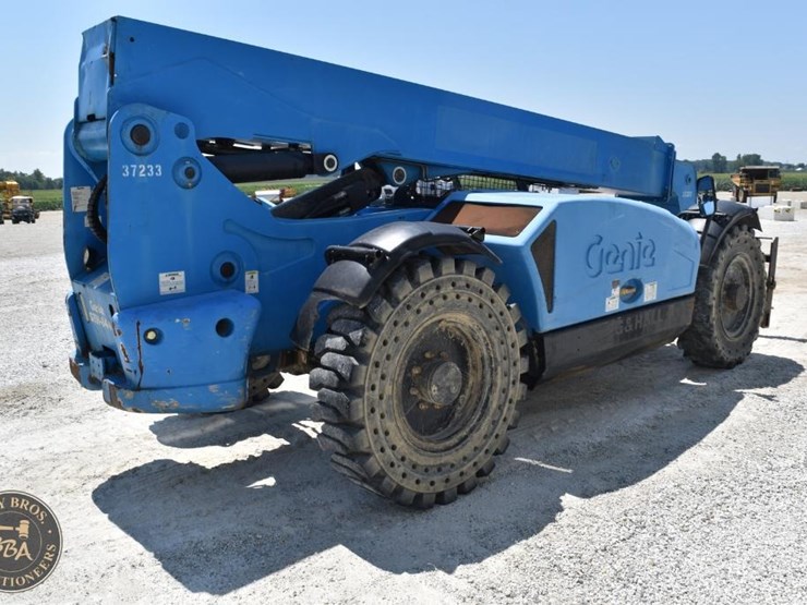 2014-genie-gth844-image-11
