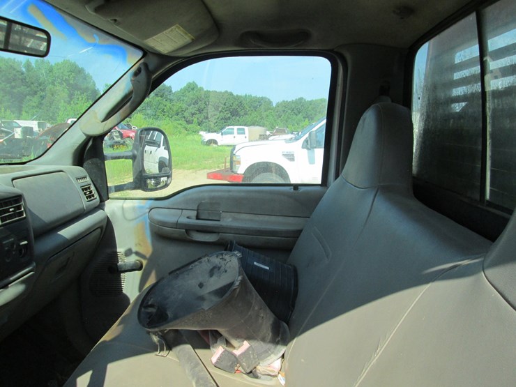 2004-ford-f350-image-13