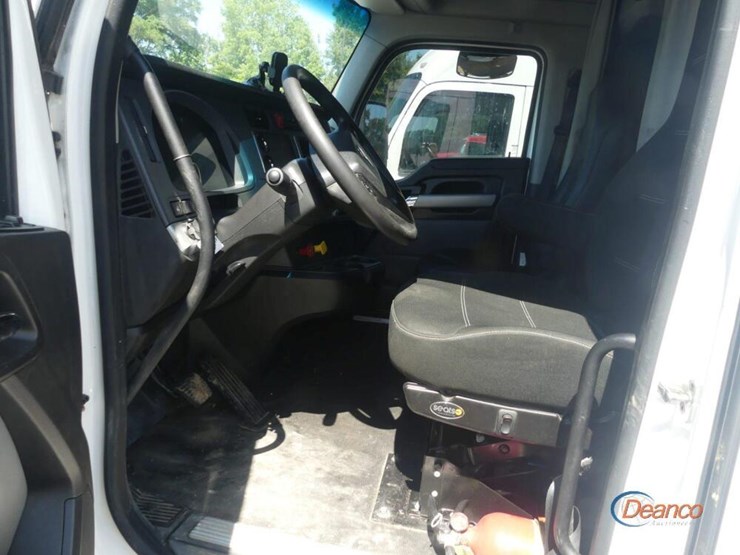 2022-kenworth-t680-image-14