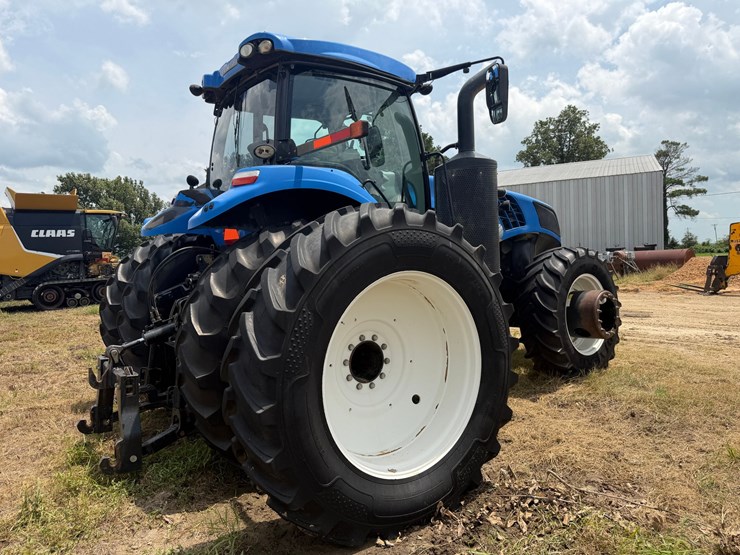 2015-new-holland-t8.350-image-4
