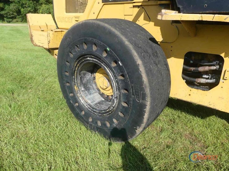 2015-caterpillar-938k-image-12