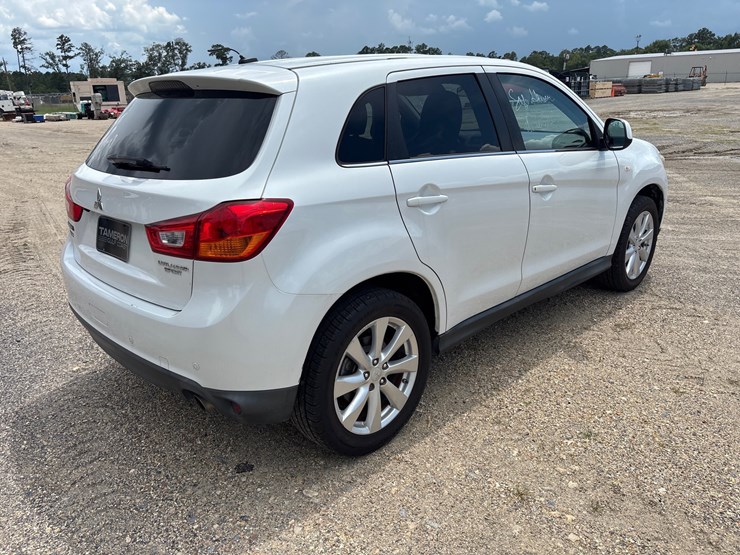 2014-mitsubishi-outlander-image-3