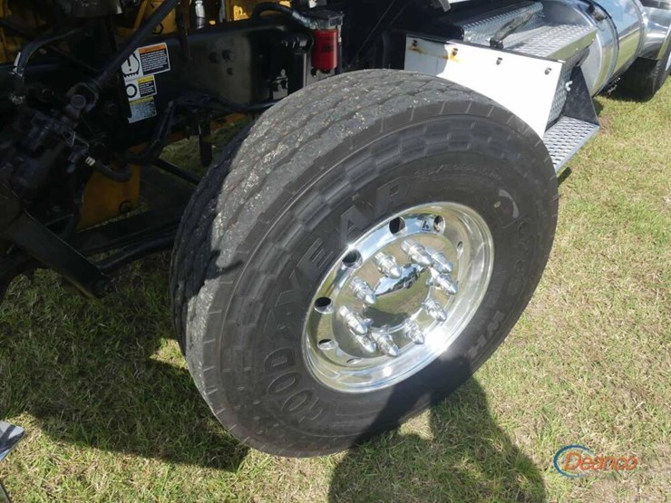 2015-kenworth-t800-image-14