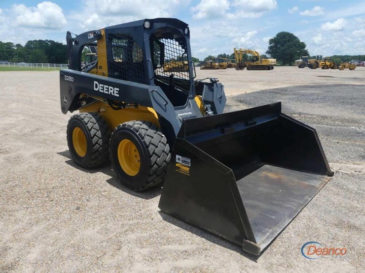 deere-328d-image-1