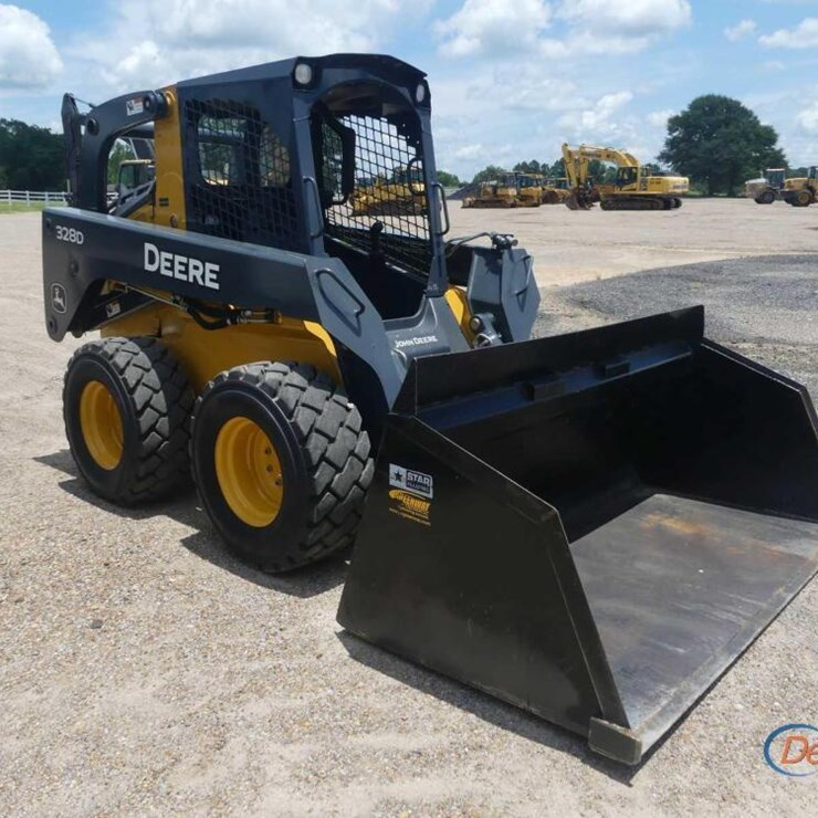 DEERE 328D