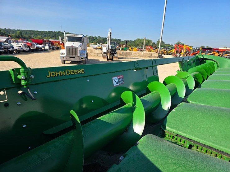 john-deere-708c-image-13