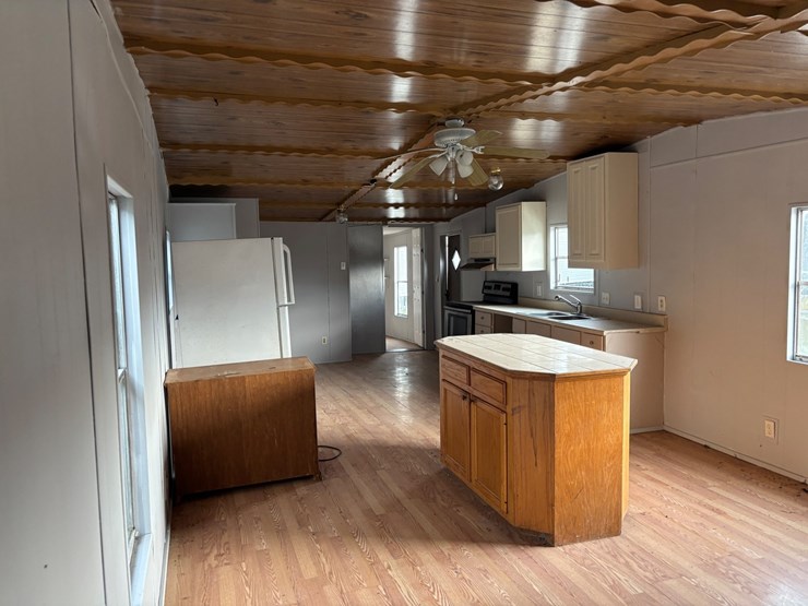 #305-•-mobile-home-image-13